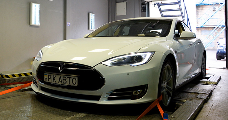 Tesla S85